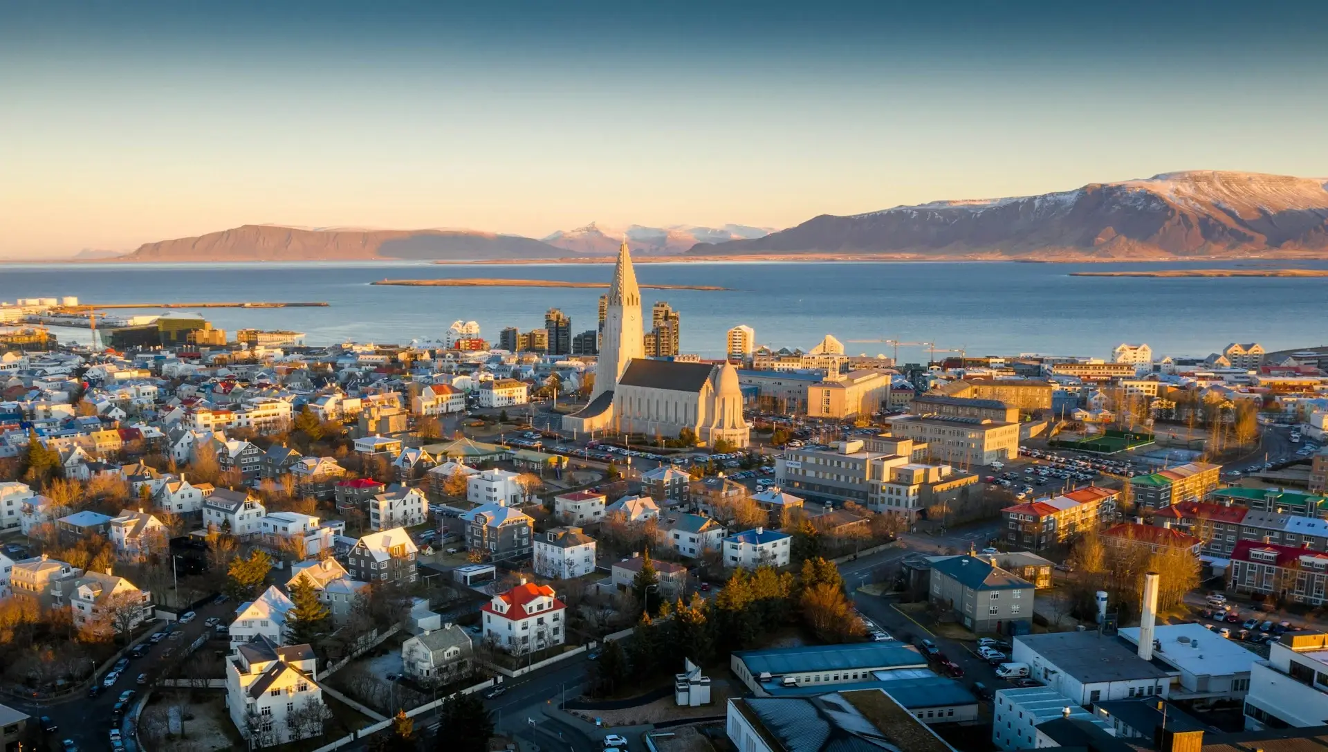 business-class-flights-to-reykjavik-iceland