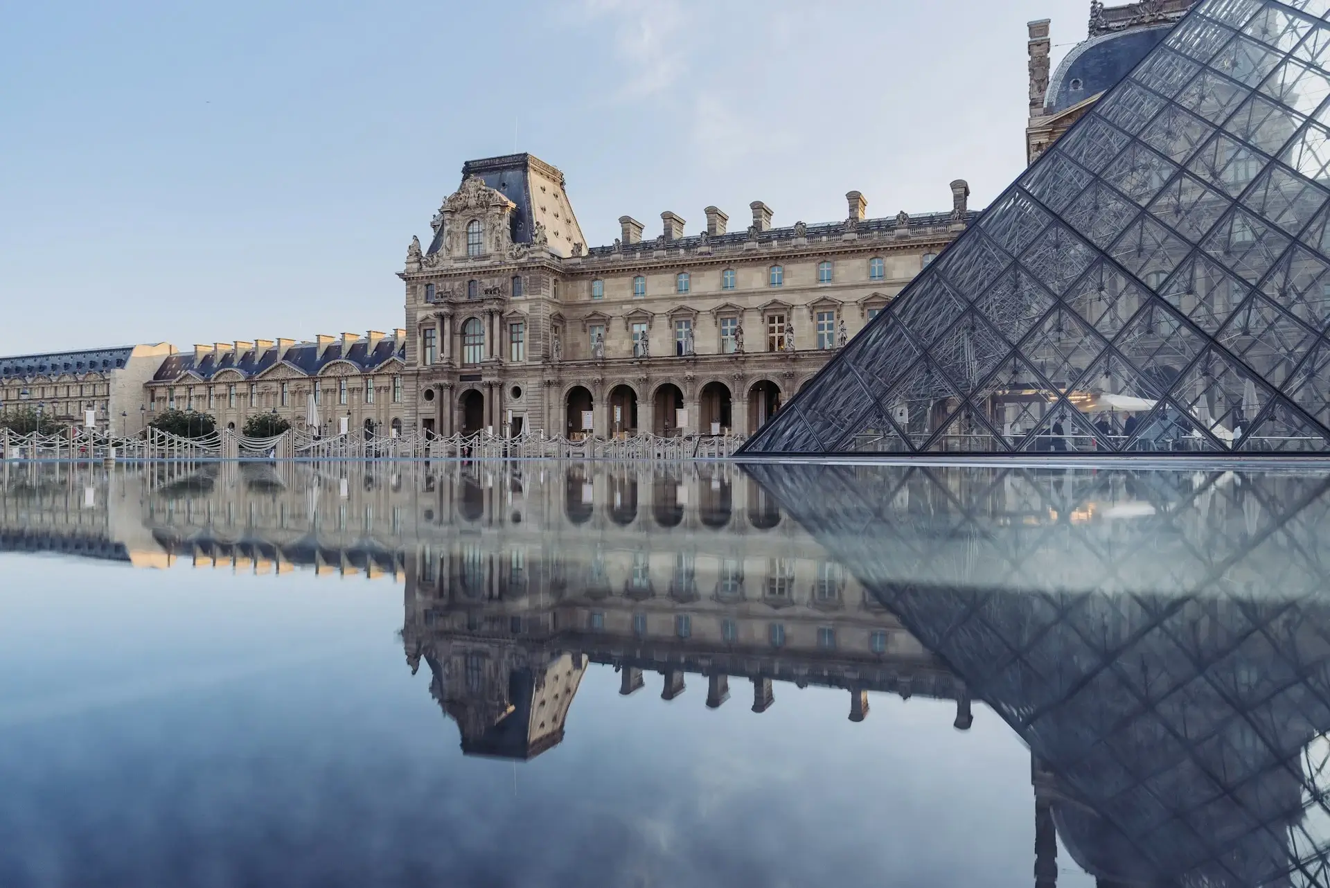 paris-louvre-museum-france